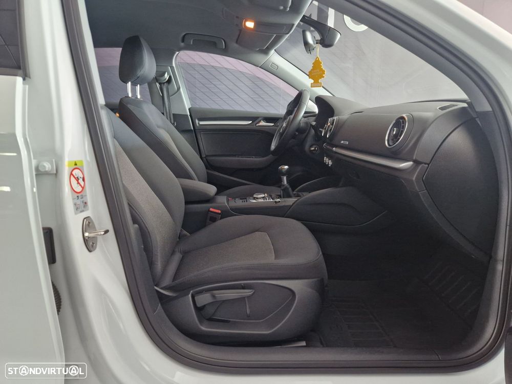 Audi A3 Limousine 1.6 TDI Design - 21