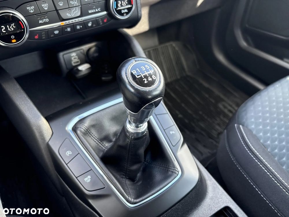 Ford Kuga - 25