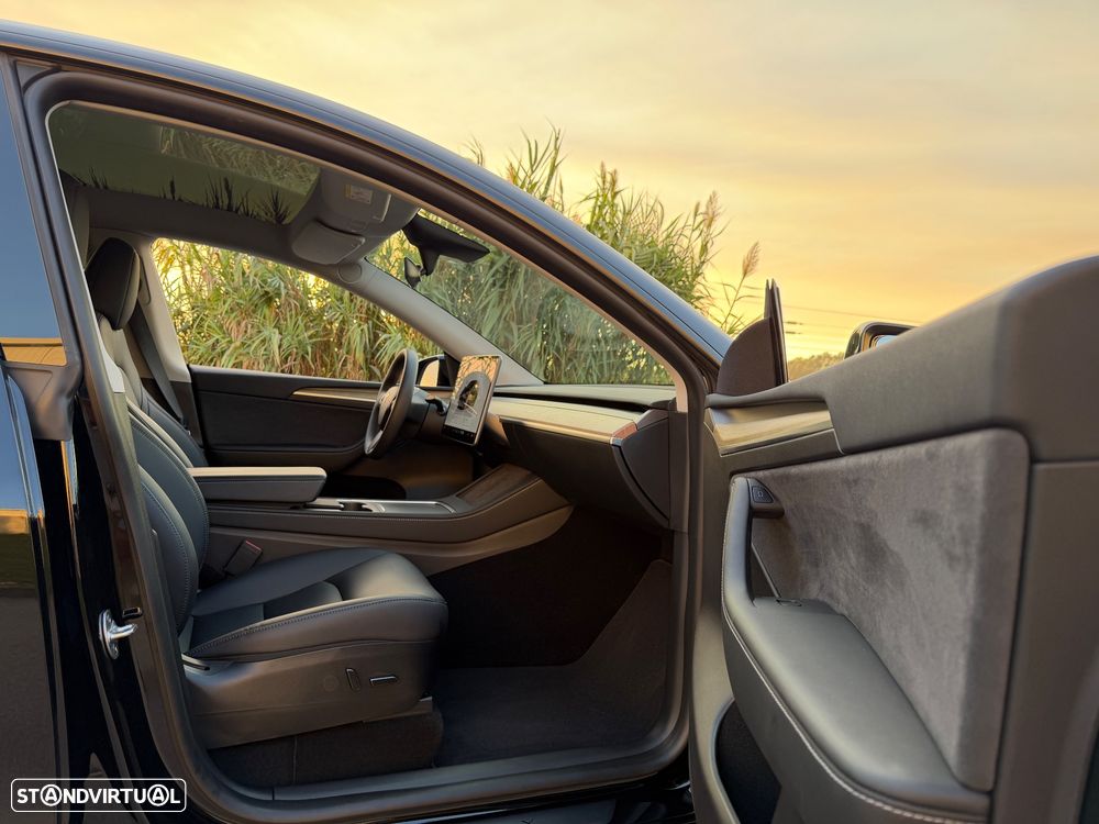 Tesla Model Y Tração Traseira - 25