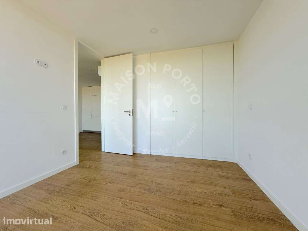 Apartamento T1 com Varanda em Condomínio Privado com Piscina e Giná... - Grande imagem: 5/21