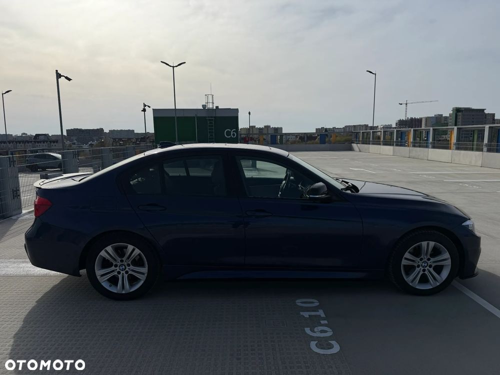 BMW Seria 3 330i - 8
