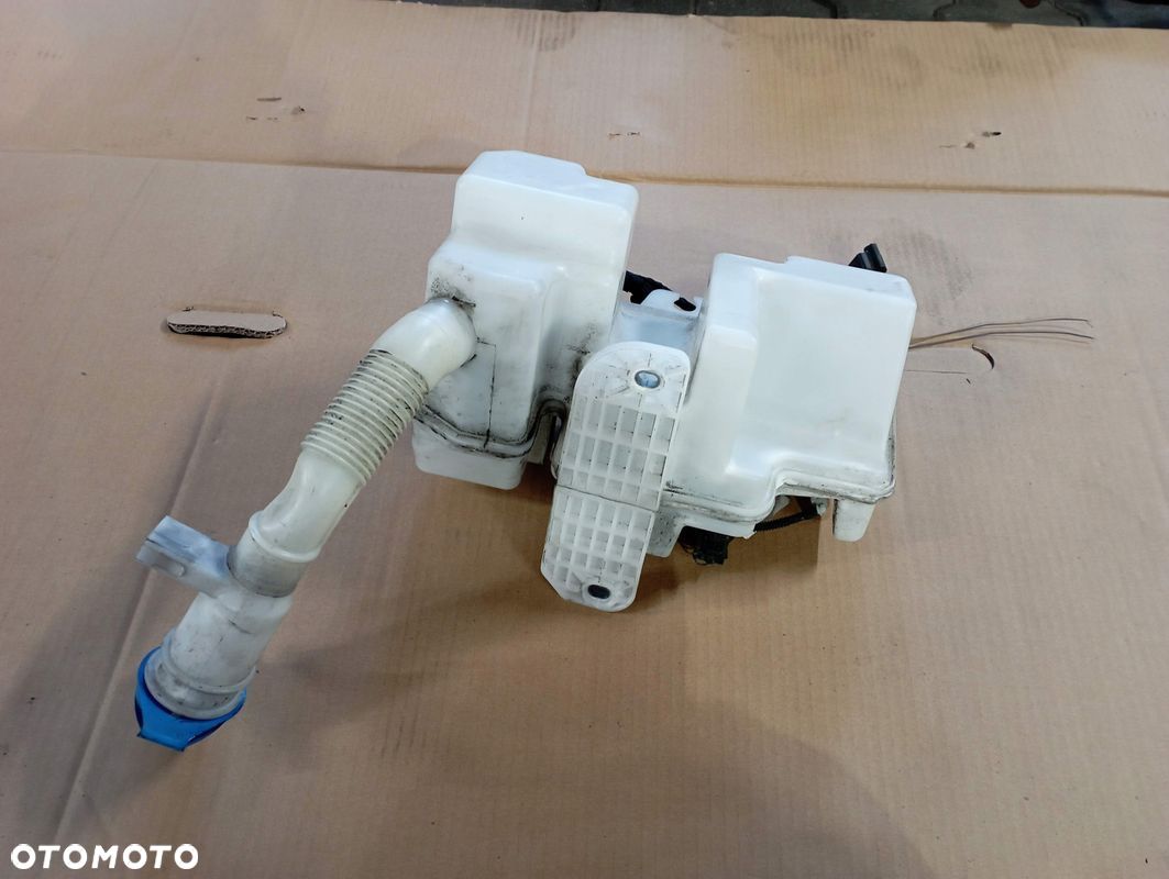 AUDI Q3 ZBIORNIK SPRYSKIWACZY POMPKA 8U0955451J - 1