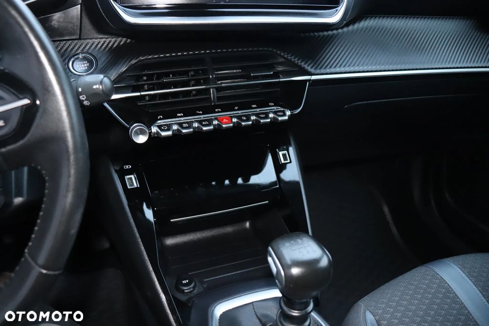 Peugeot 2008 PureTech 130 GT Pack - 24