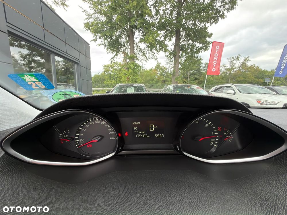 Peugeot 308 1.6 BlueHDi Allure S&S - 33