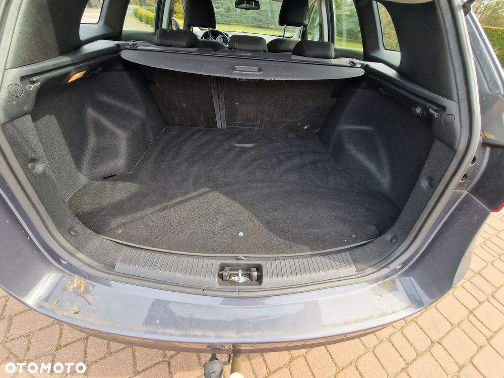 Hyundai i30 blue Kombi 1.6 GDi Trend - 12