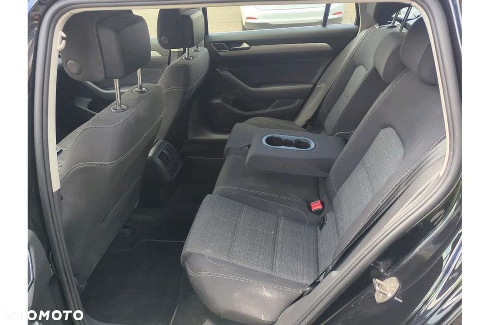 Volkswagen Passat Variant 2.0 TSI Business DSG - 7