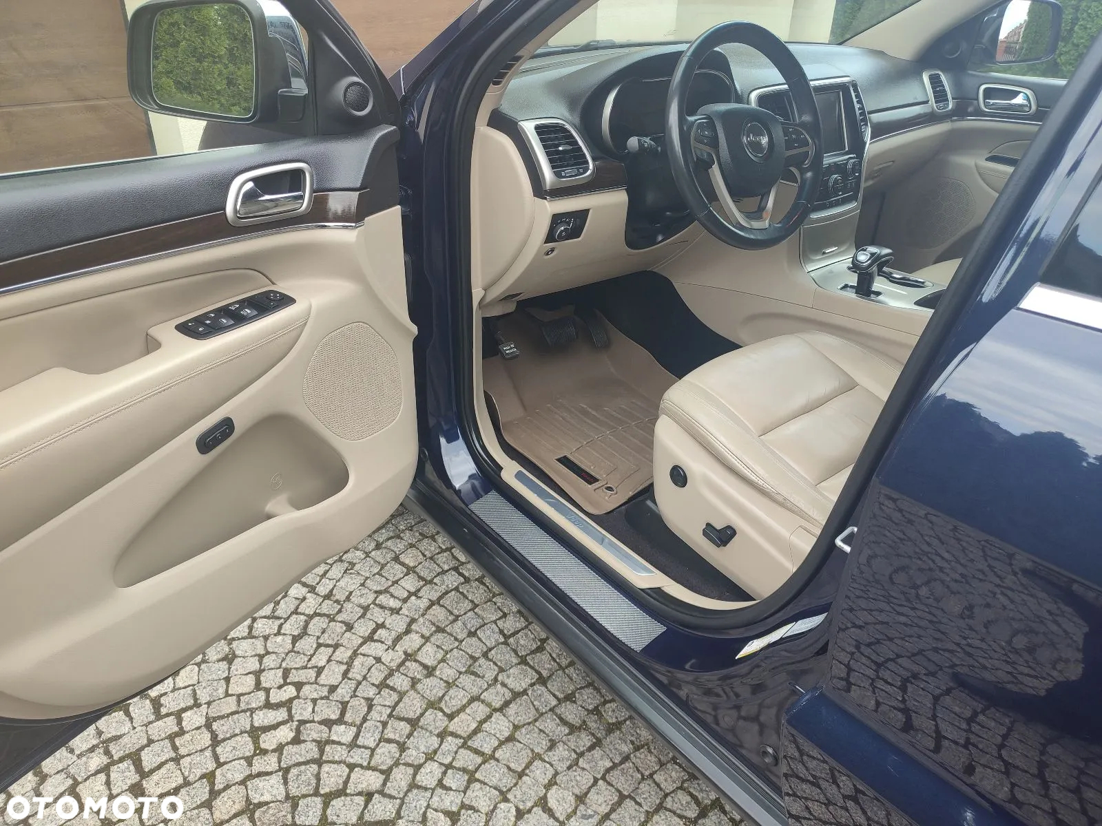 Jeep Grand Cherokee - 13
