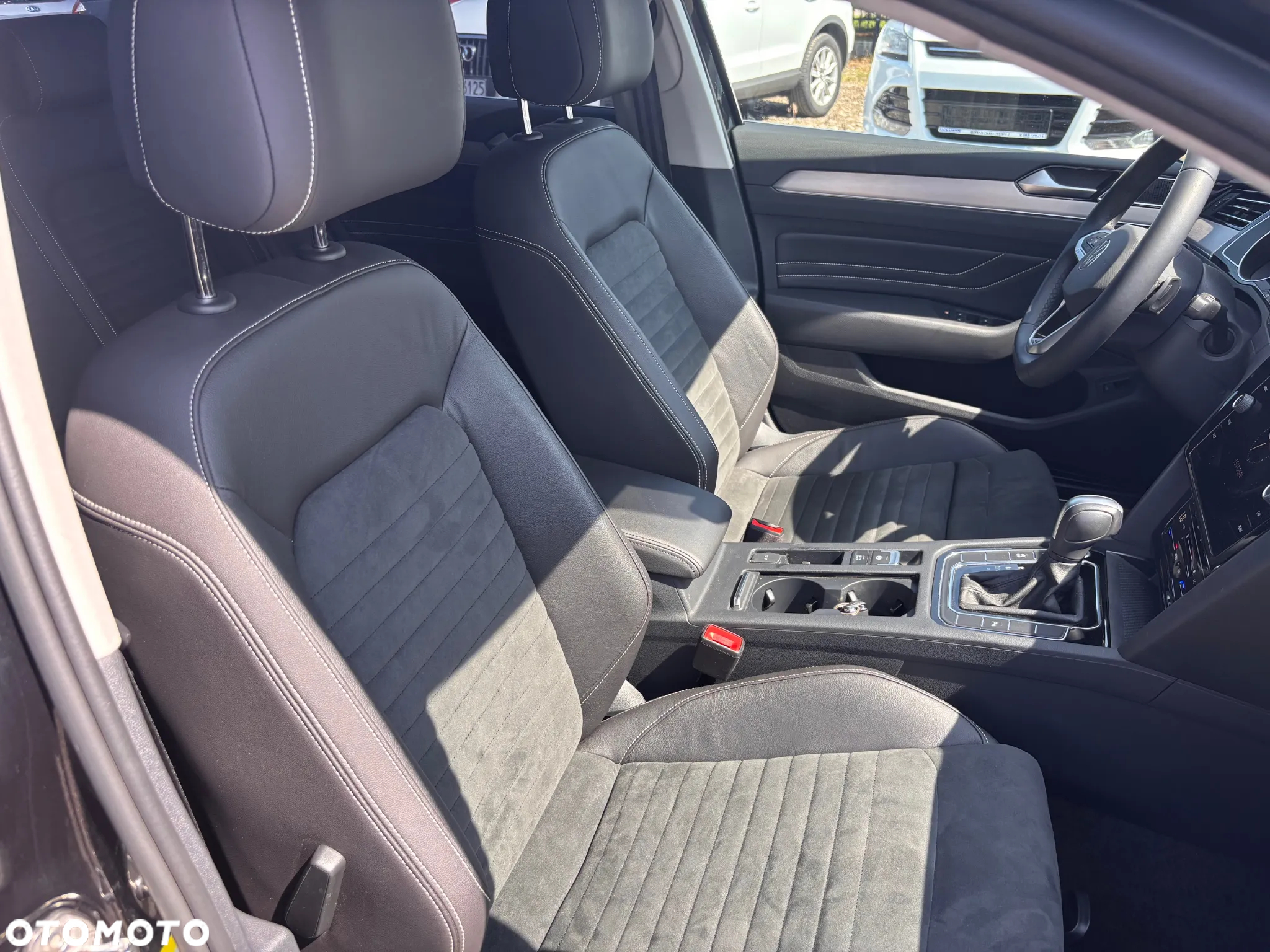 Volkswagen Passat 2.0 TSI Elegance DSG - 18