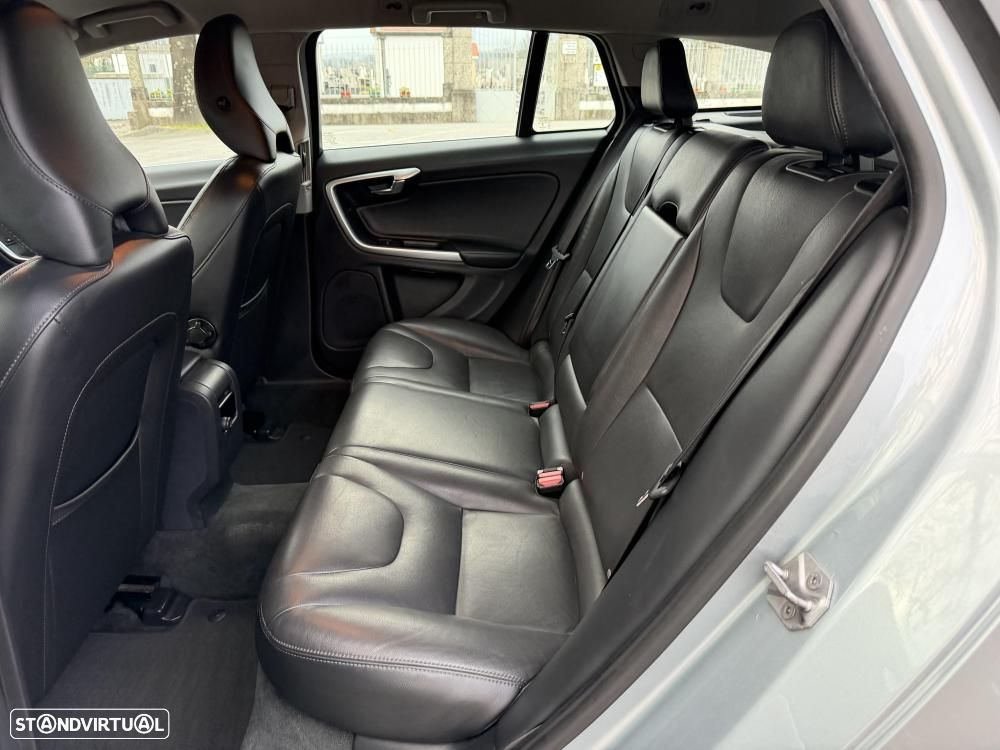 Volvo V60 D6 Plug-In-Hybrid AWD Geartronic Pure Limited - 20