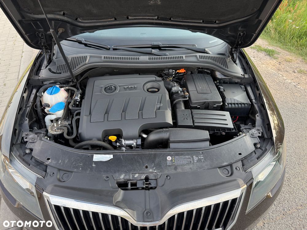 Skoda Superb 1.6 TDI GreenLine - 36