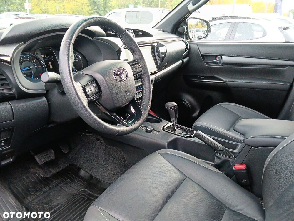 Toyota Hilux 2.8 D-4D mHEV Double Cab Invincible 4x4 - 10