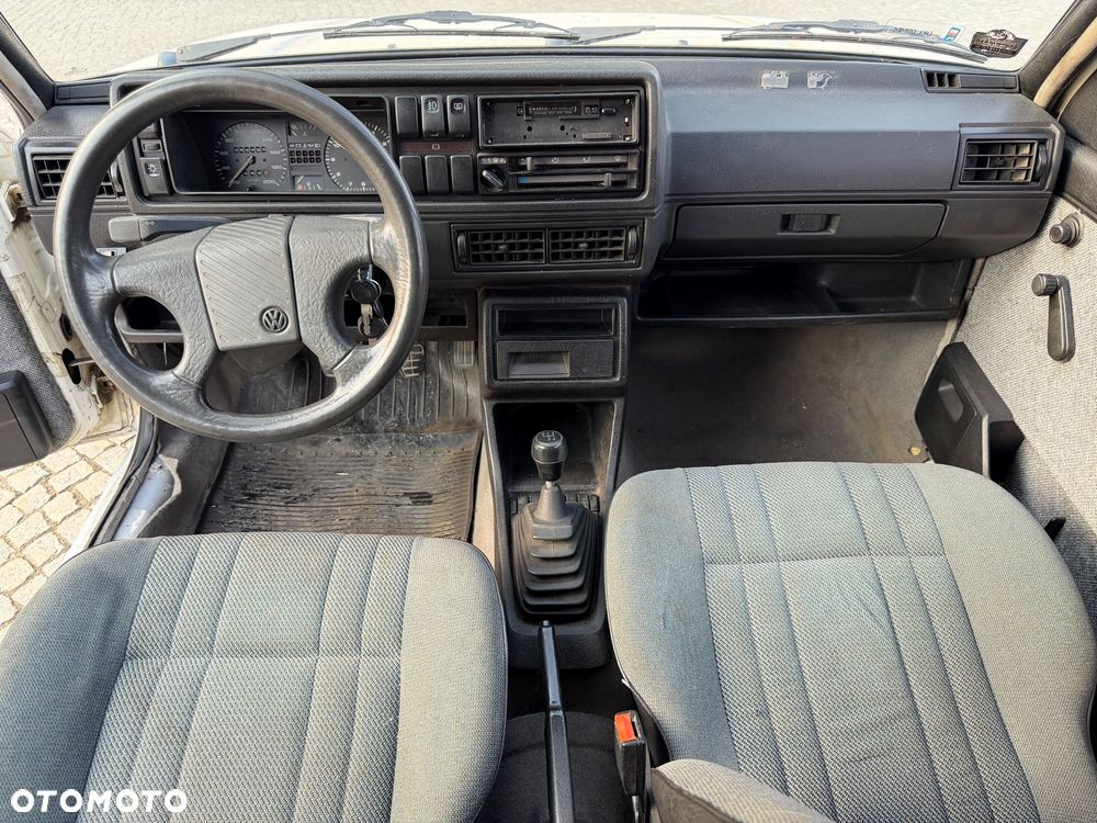 Volkswagen Golf 1.3 - 22