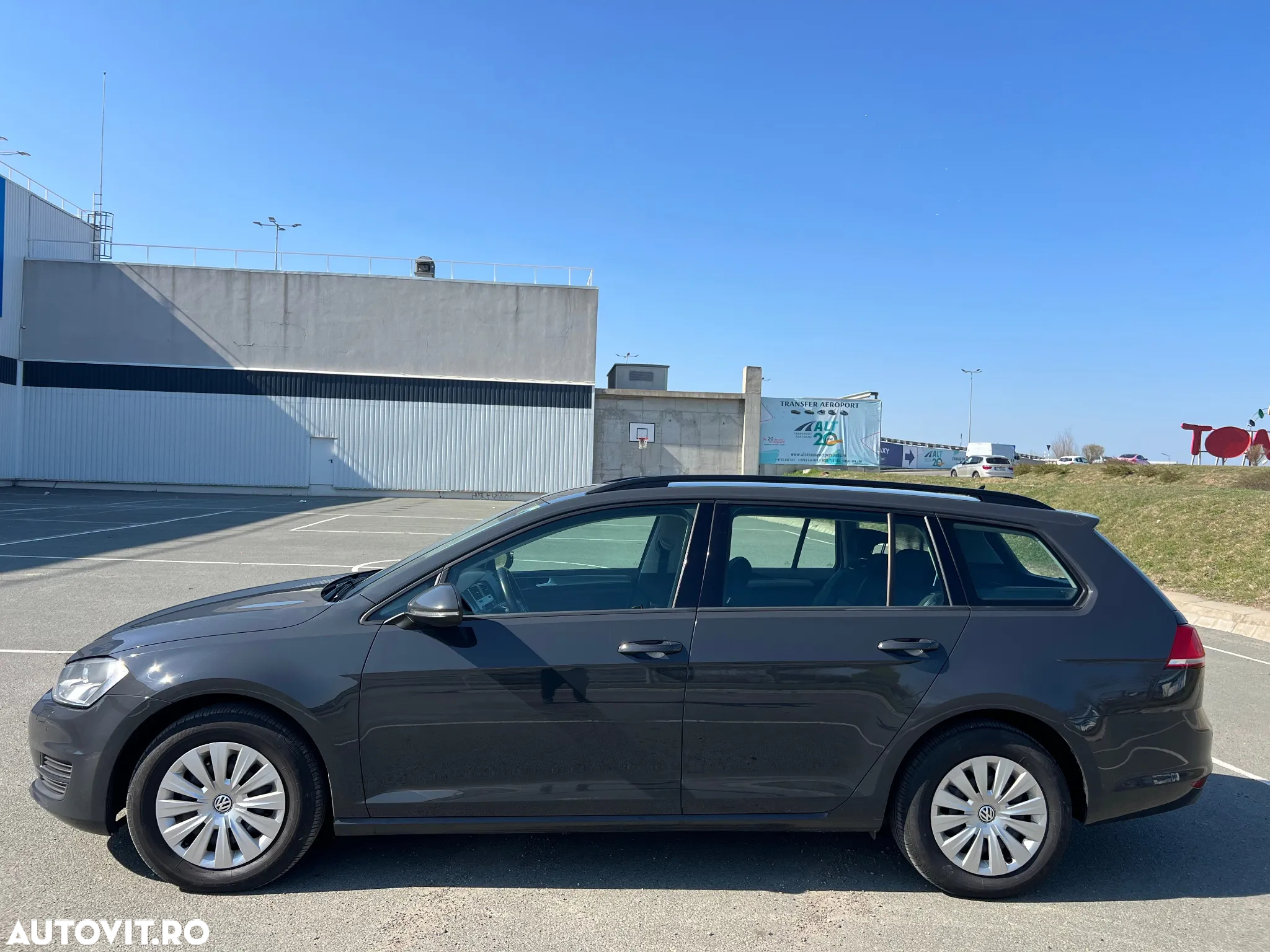 Volkswagen Golf 1.6 TDI BlueMotion Trendline - 5