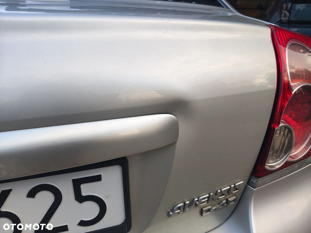 Toyota Avensis 2.0 D-4D Sol - 10