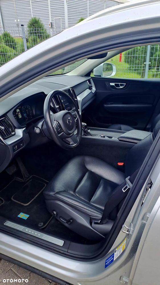 Volvo XC 60 T5 AWD Geartronic Momentum - 10