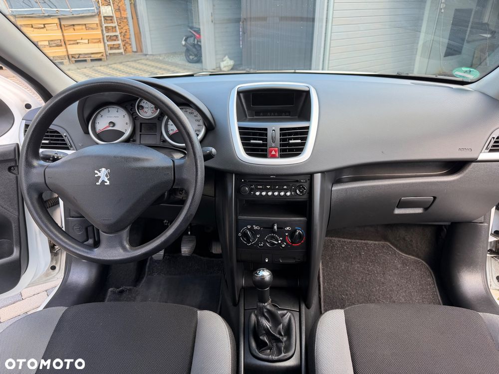 Peugeot 207 - 14