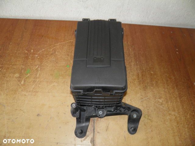 OBUDOWA AKUMULATORA VW GOLF VI - 7