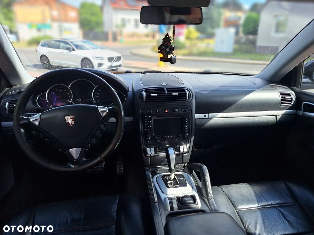 Porsche Cayenne - 22