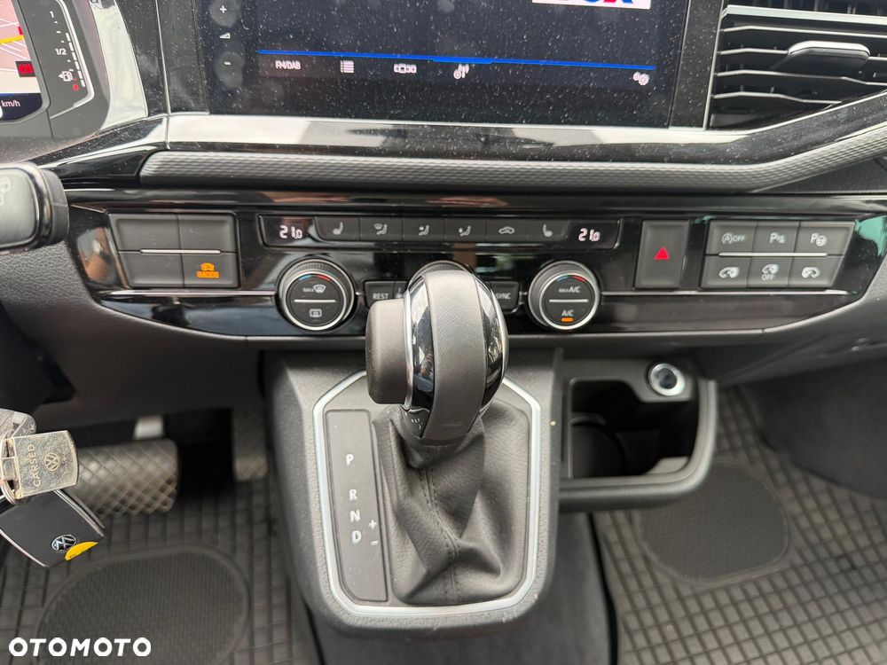 Volkswagen Multivan - 21