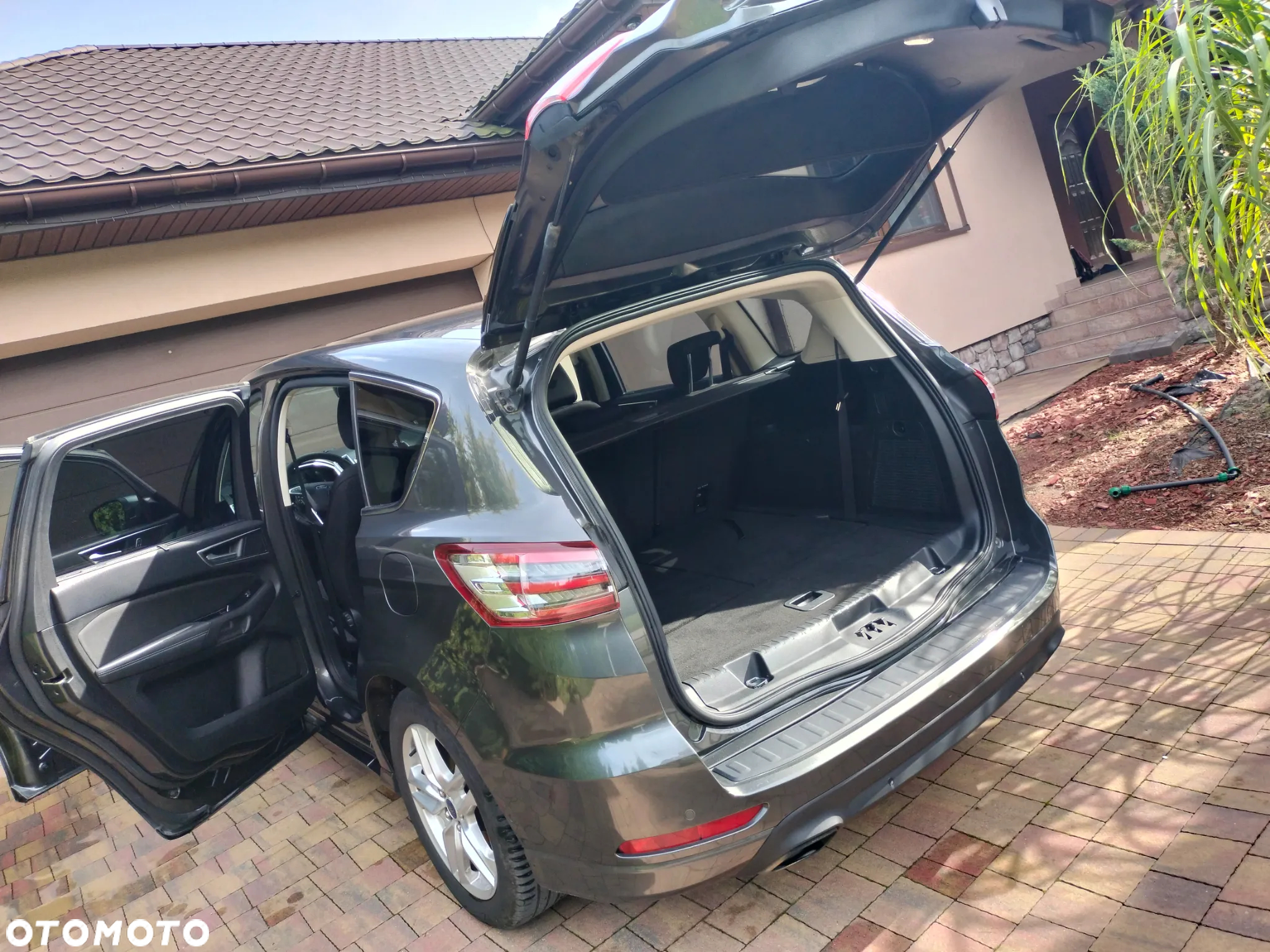 Ford S-Max 2.0 EcoBoost Titanium - 27