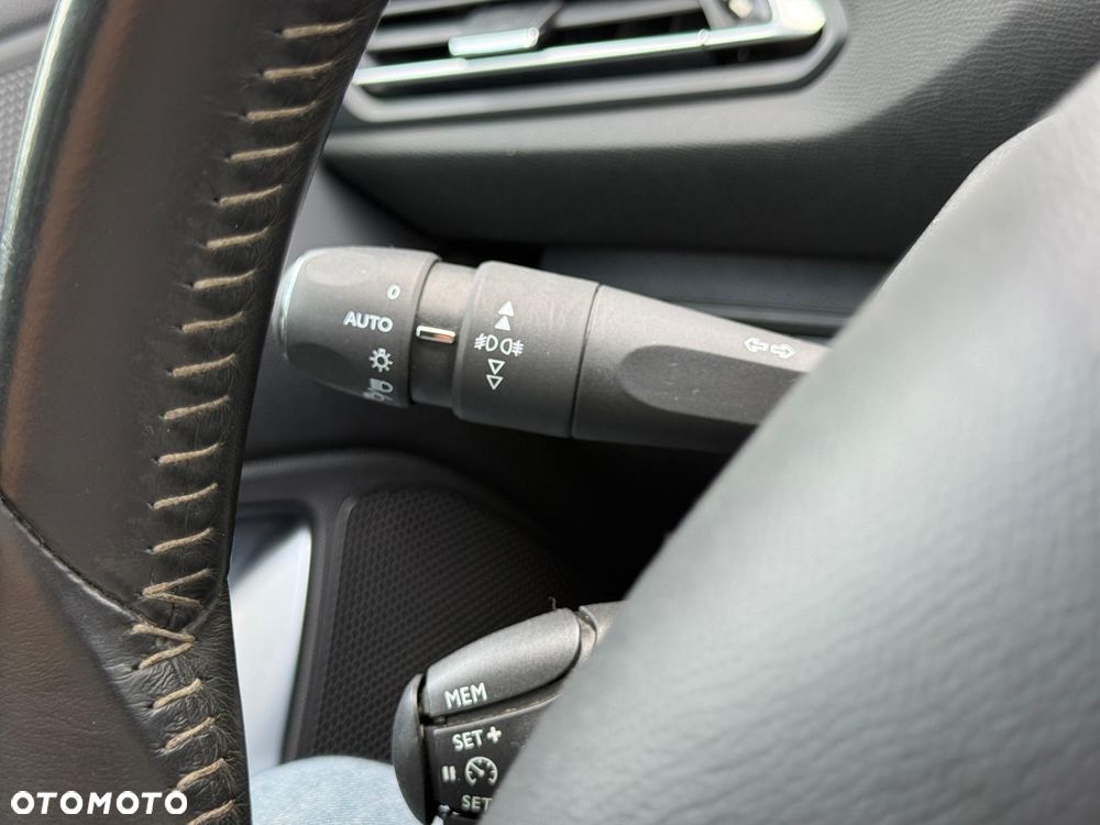 Peugeot 308 BlueHDi FAP 150 Stop & Start Allure - 35