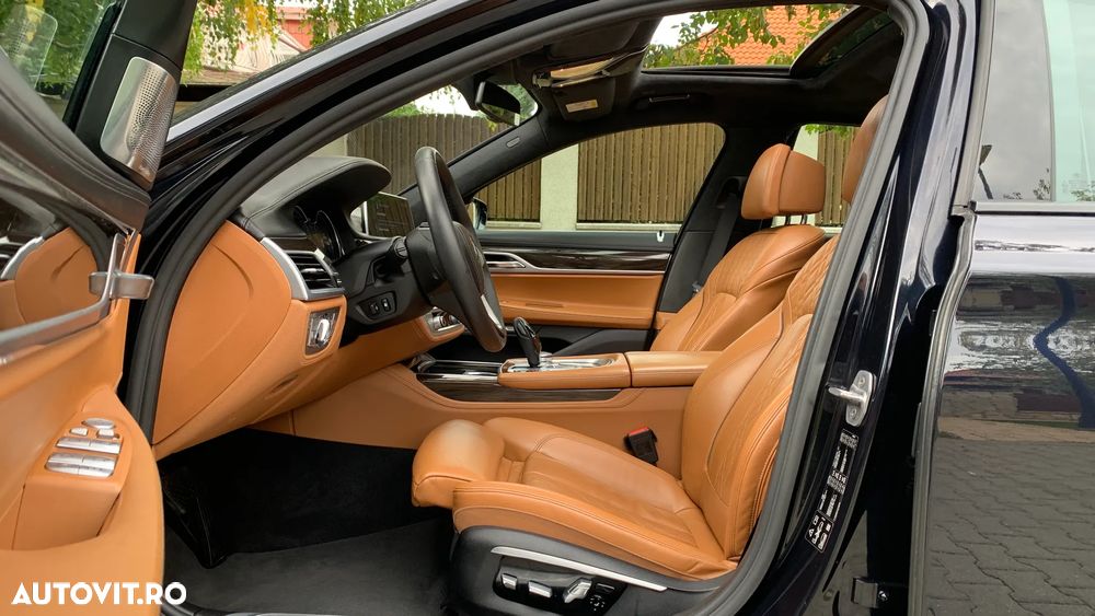 BMW Seria 7 750i xDrive - 17