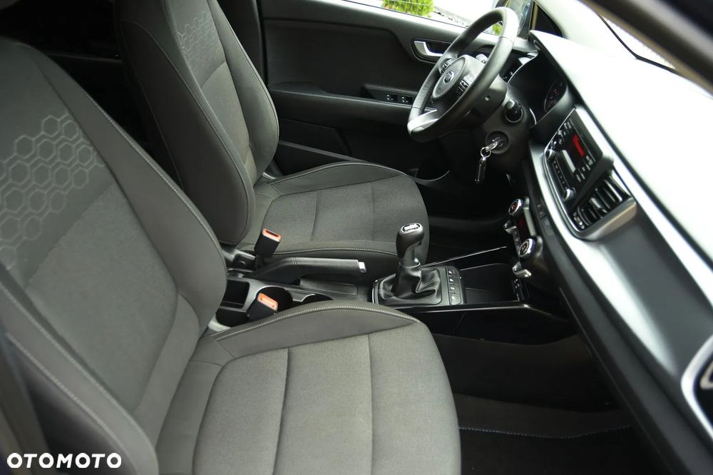 Kia Rio 1.4 L - 17