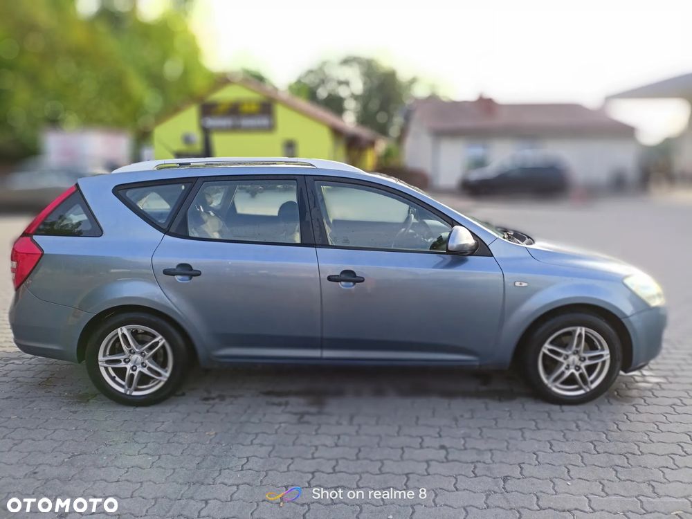 Kia Ceed - 8