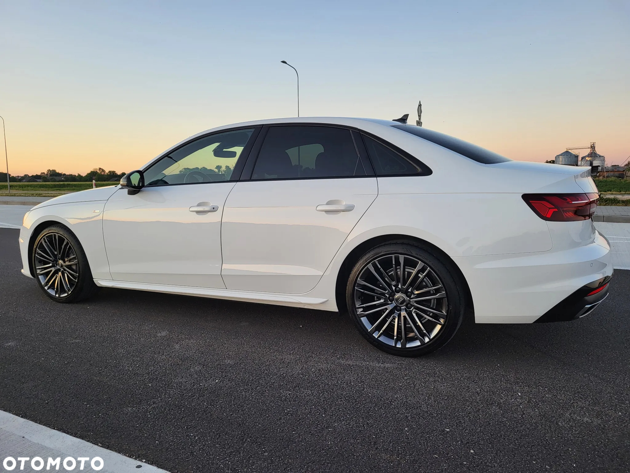 Audi A4 40 TDI S tronic S line - 13