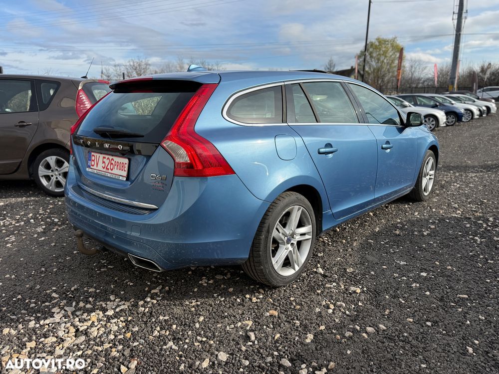 Volvo V60 D6 Plug-In-Hybrid AWD Geartronic Momentum - 4