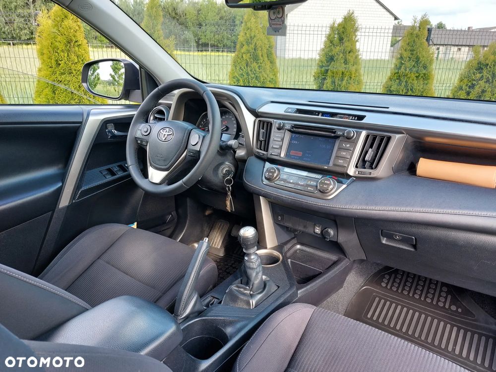 Toyota RAV4 2.0 D-4D Premium 4x2 - 13