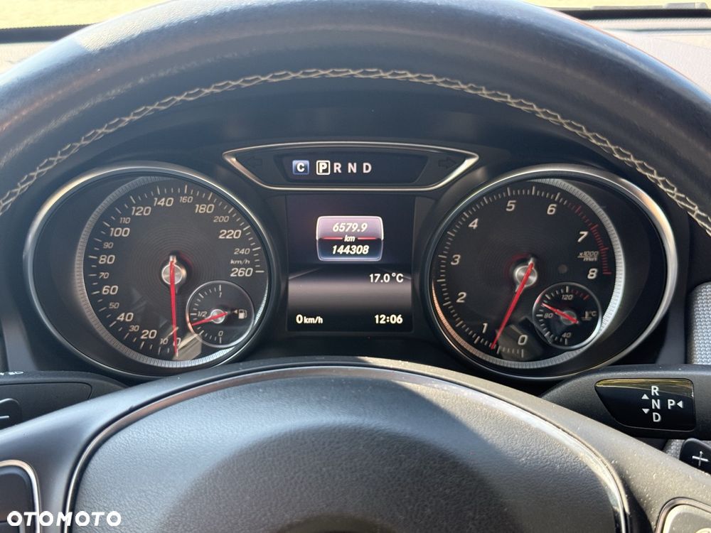 Mercedes-Benz CLA 250 7G-DCT Urban - 23