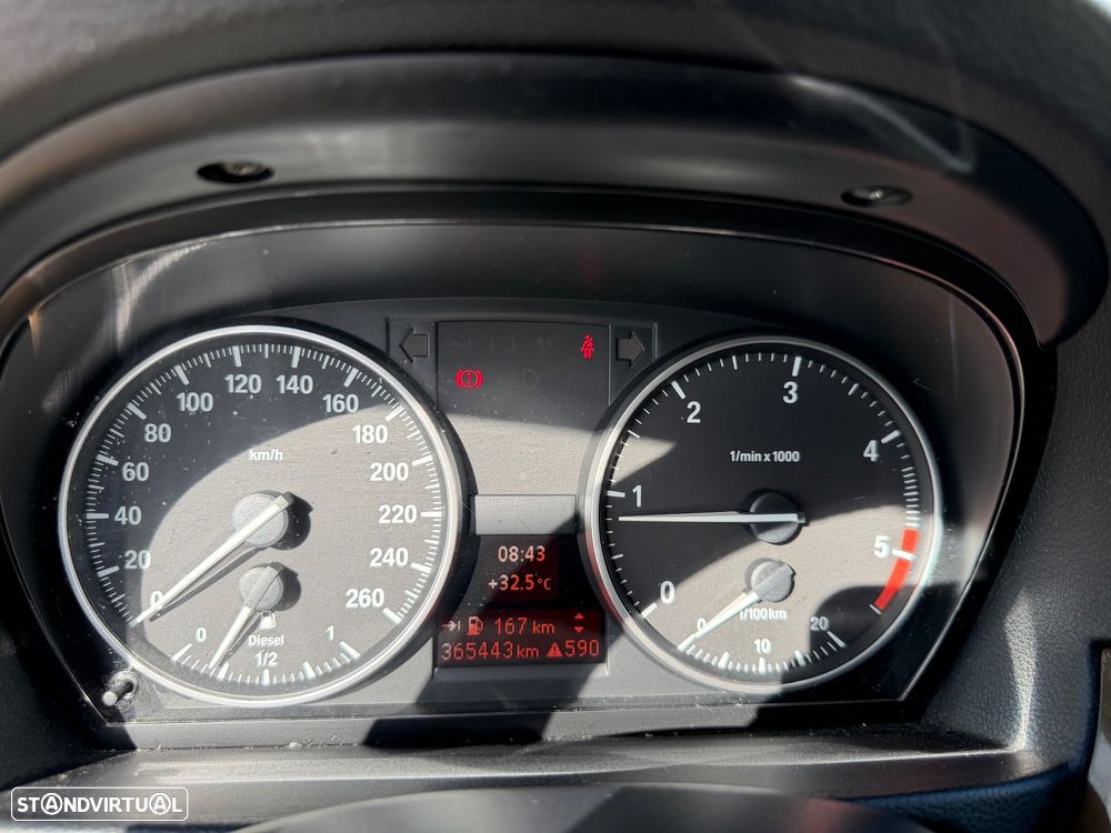 BMW 318 d Sport - 12