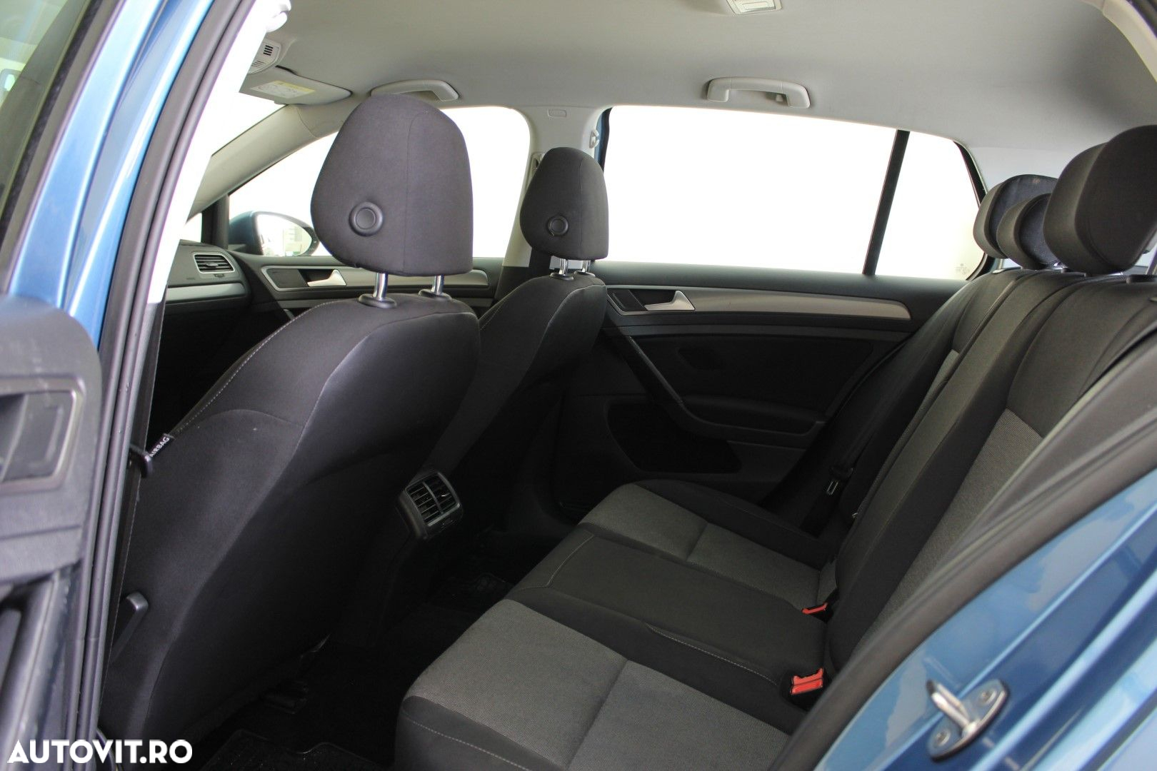 Volkswagen Golf - 9
