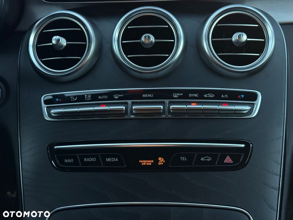 Mercedes-Benz Klasa C 200 4MATIC 9G-TRONIC - 19