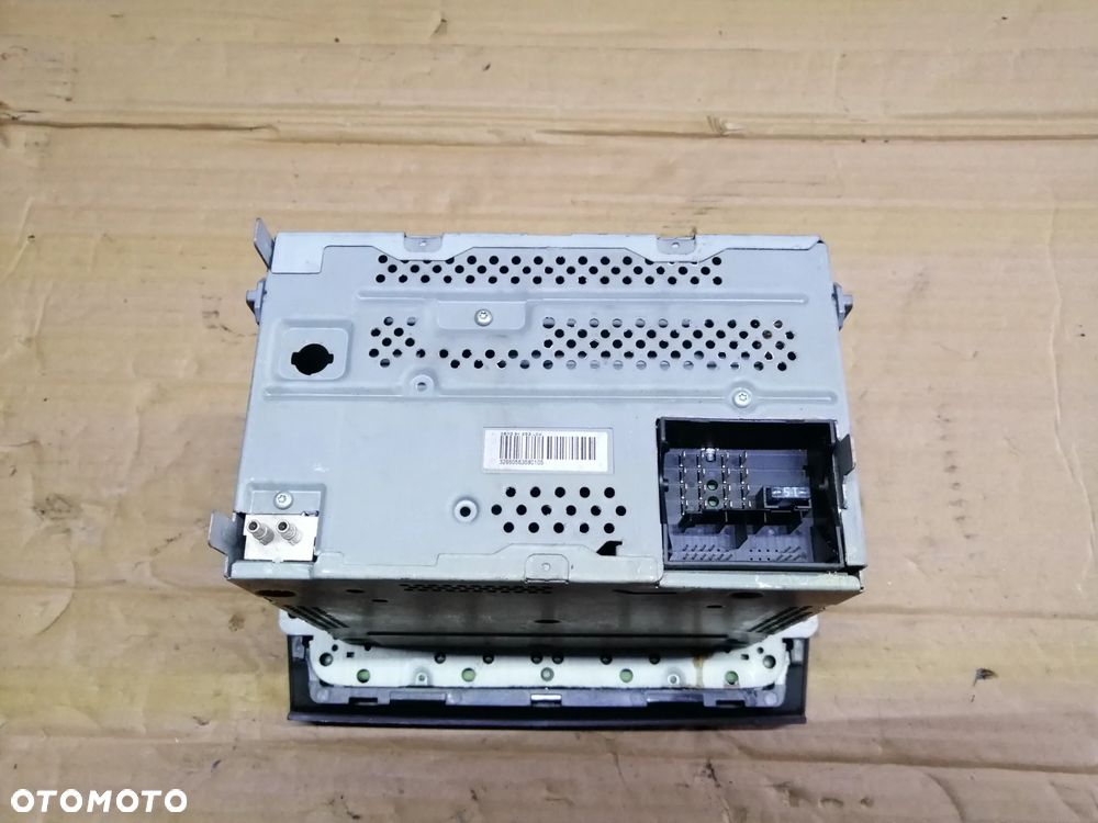 Skoda Rapid radio 5J0035161E - 8