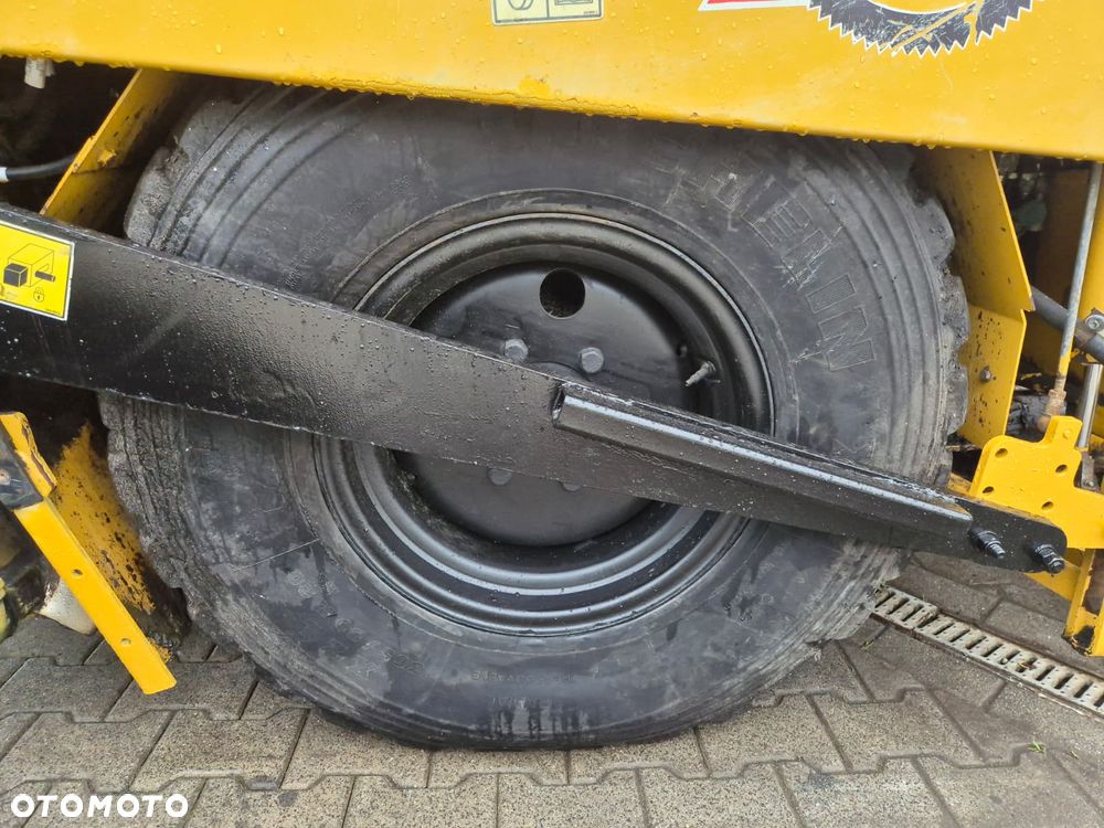 Caterpillar AP 300 / ROZŚCIEŁACZ DO ASFALTU / SERWISOWANY / 1WŁ / WIBRACJE + PODGRZEWANY STÓŁ / MOŻLIWOŚĆ TRANSPORTU - 26