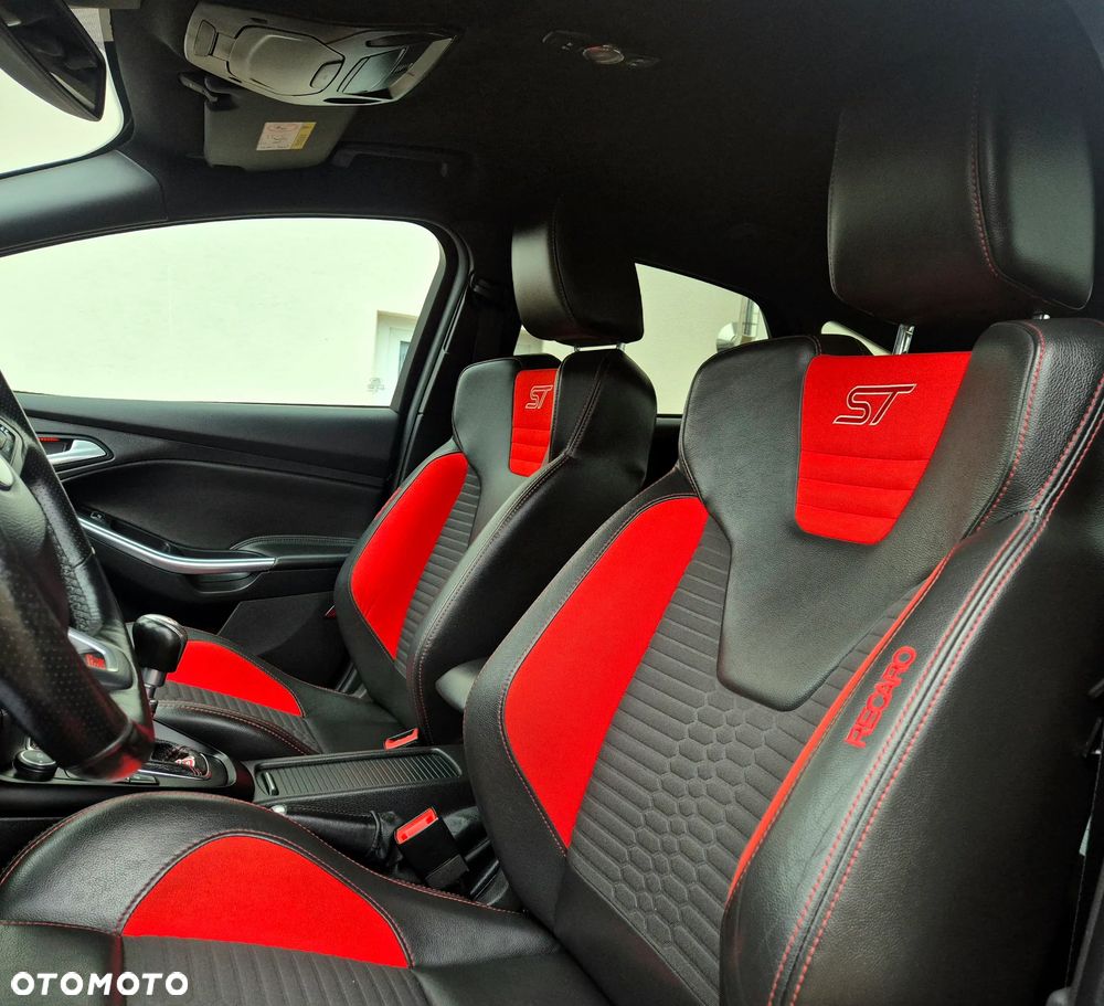 Ford Focus 2.0 TDCi ST - 12