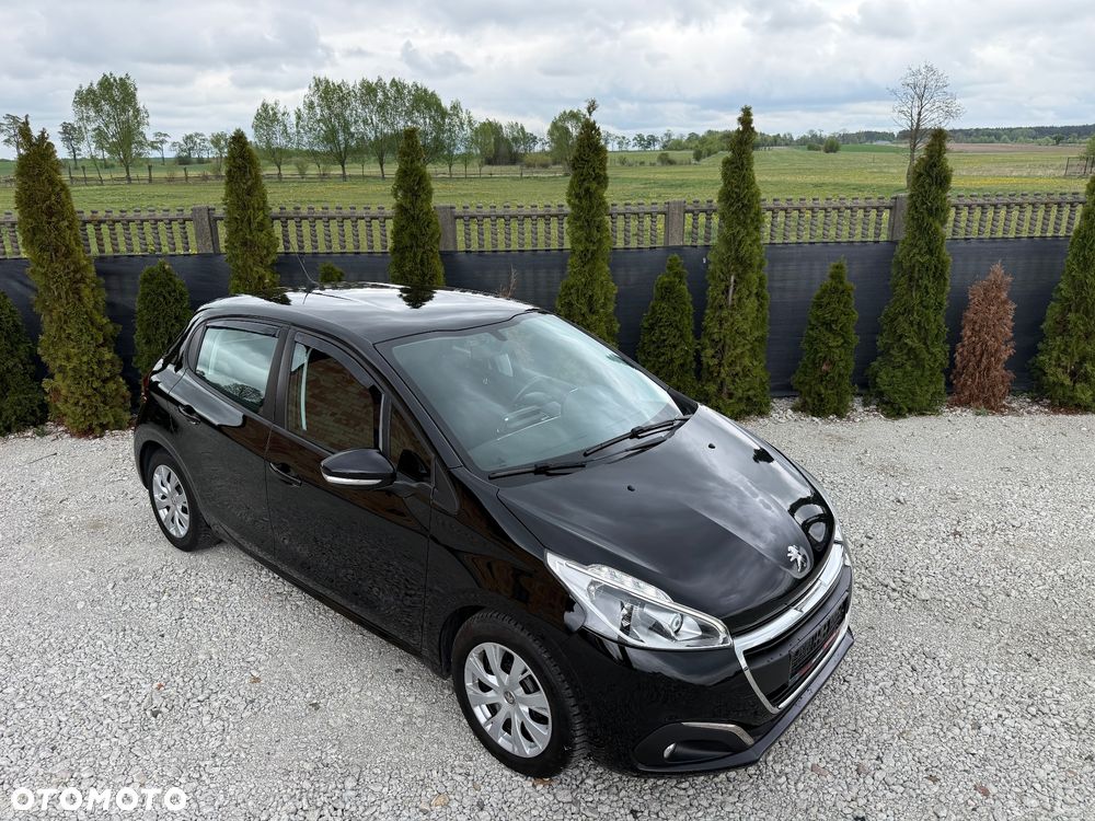 Peugeot 208 - 23