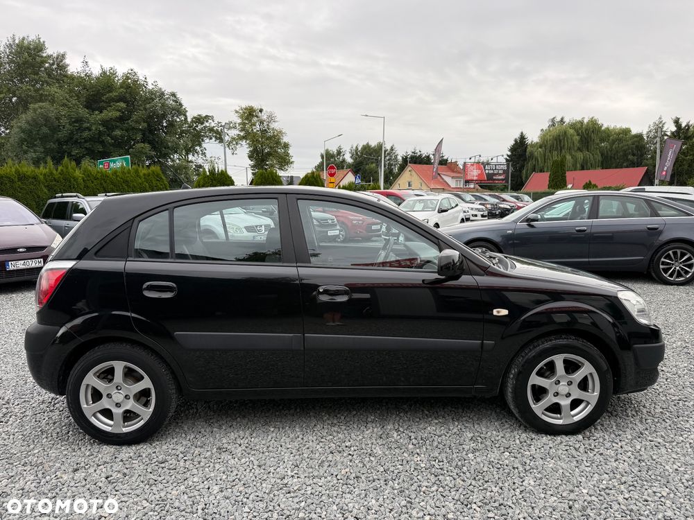Kia Rio - 11