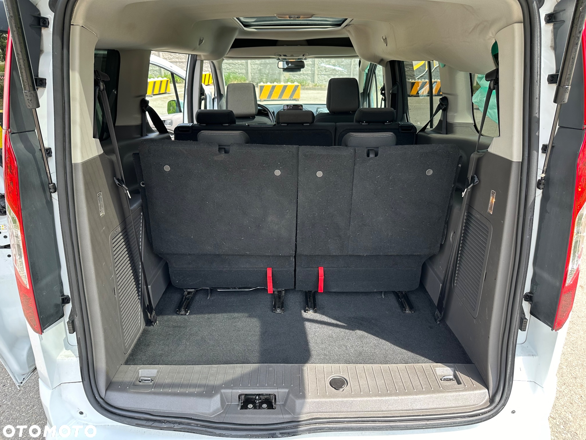 Ford Tourneo Connect Grand - 25