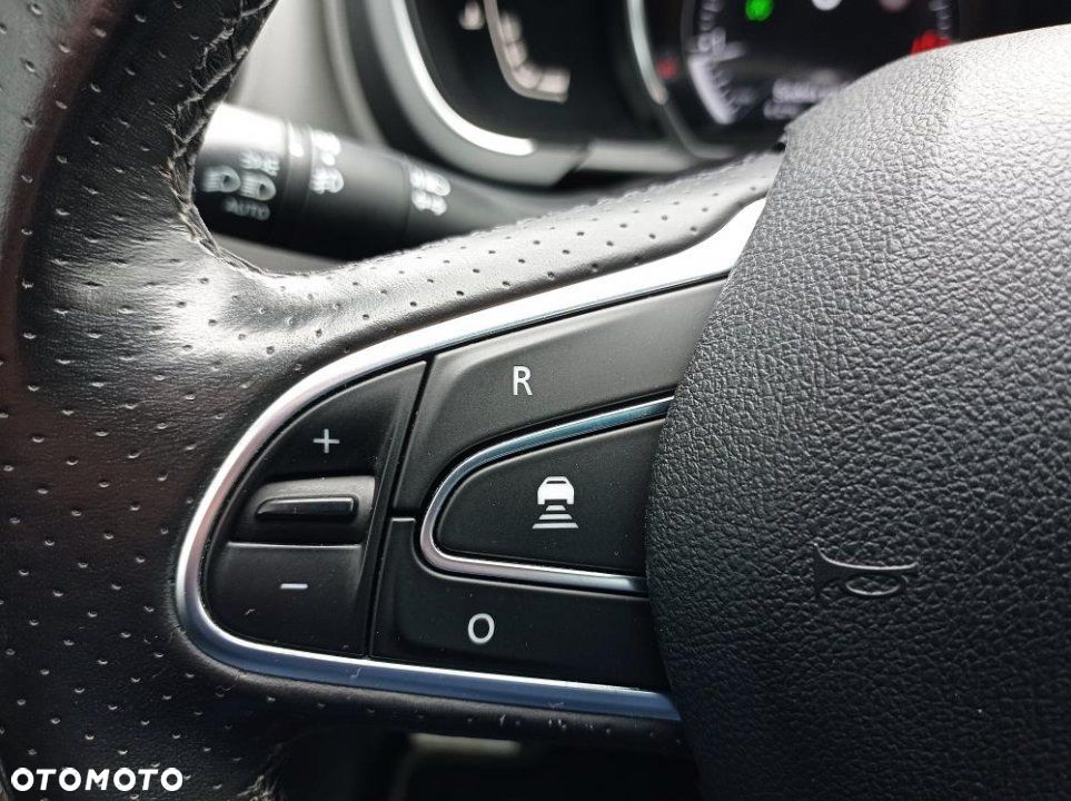 Renault Grand Scenic - 25