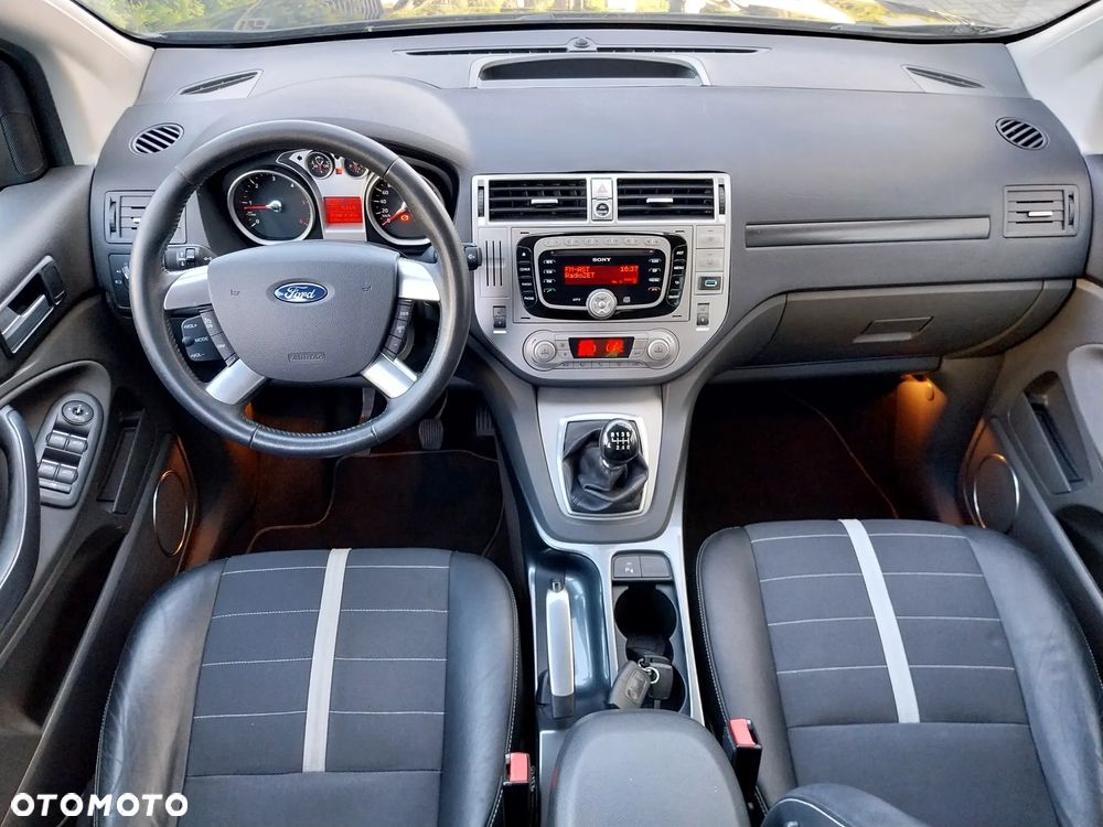 Ford Kuga 2.0 TDCi 4x4 Titanium - 6