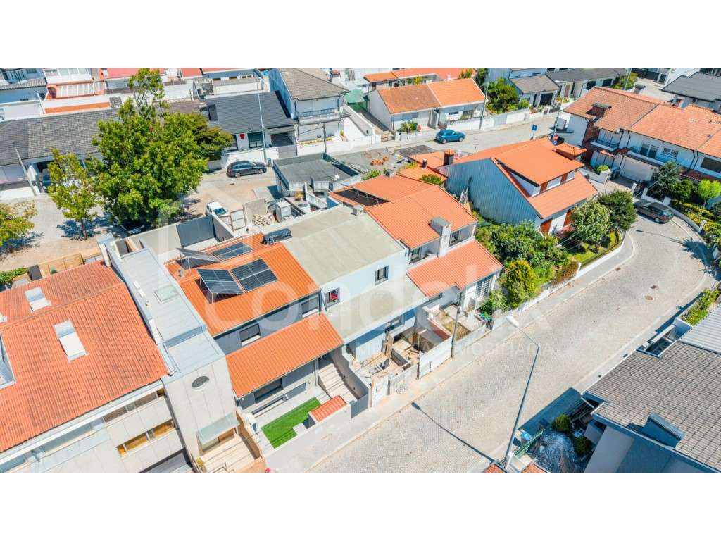 Moradia T3 Nova | Lidador, Vila Nova da Telha - Grande imagem: 2/34