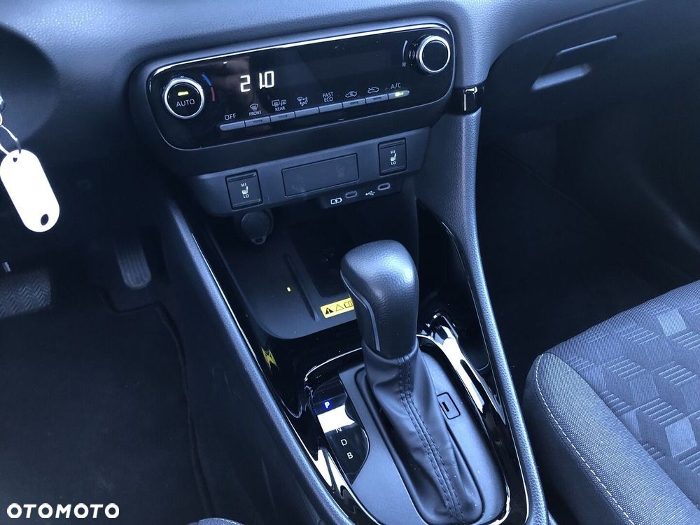 Toyota Yaris Hybrid 1.5 Style - 14