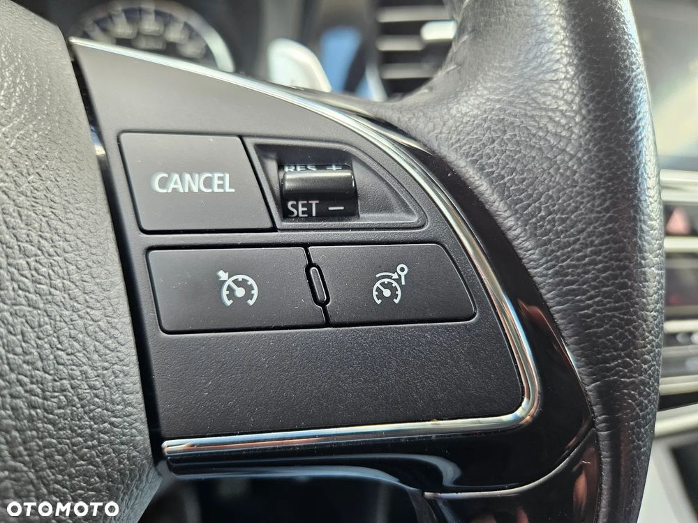 Mitsubishi Outlander 2.0 Intense + Navi 4WD CVT - 21
