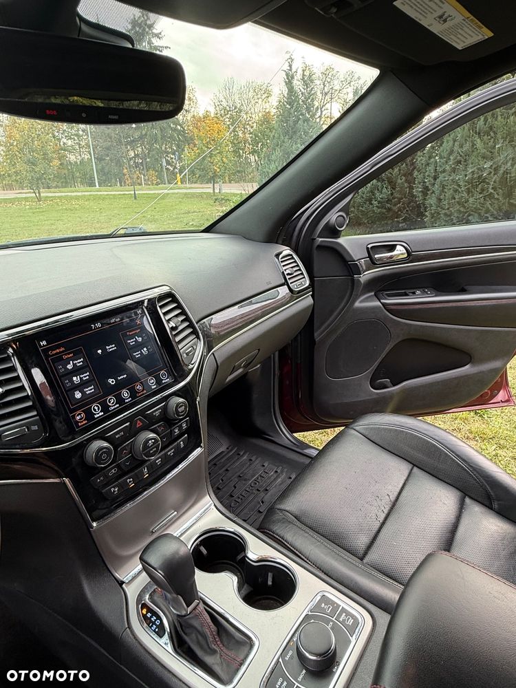 Jeep Grand Cherokee - 22