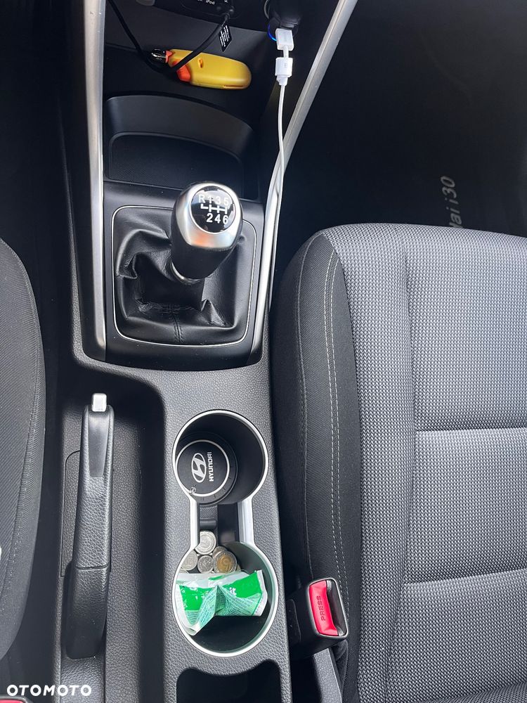 Hyundai i30 1.6 CRDI Trend - 21