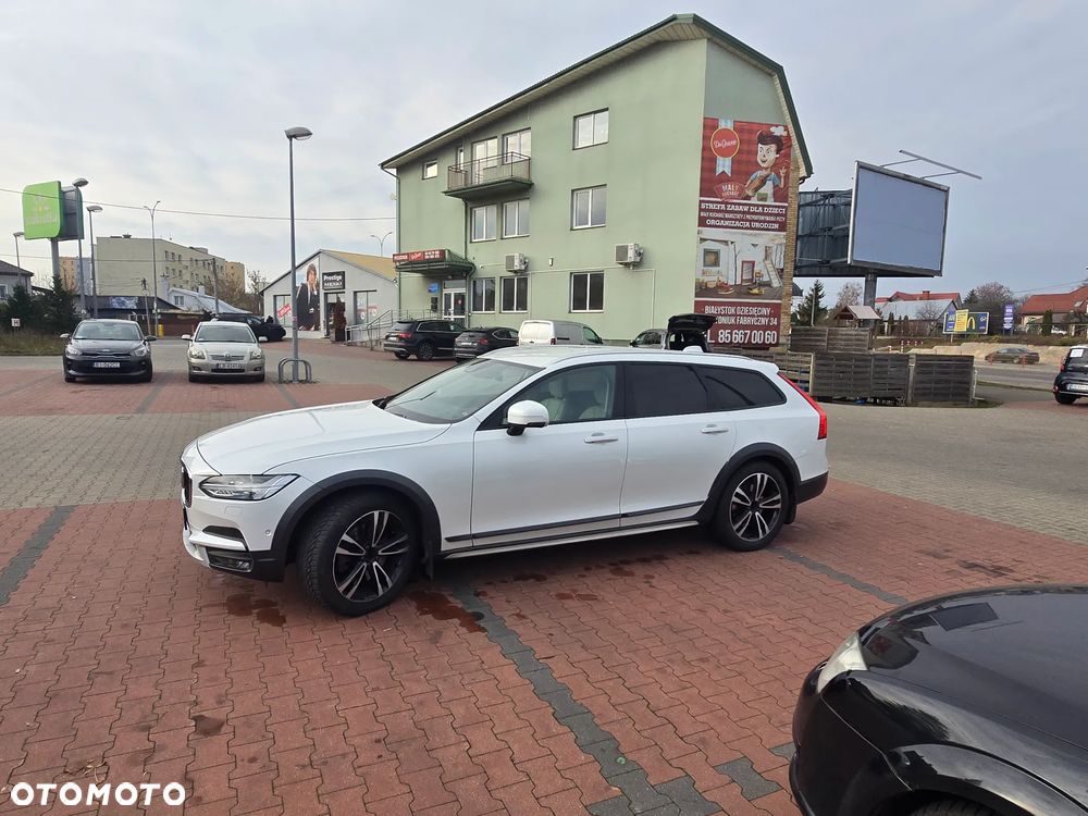 Volvo V90 Cross Country - 20