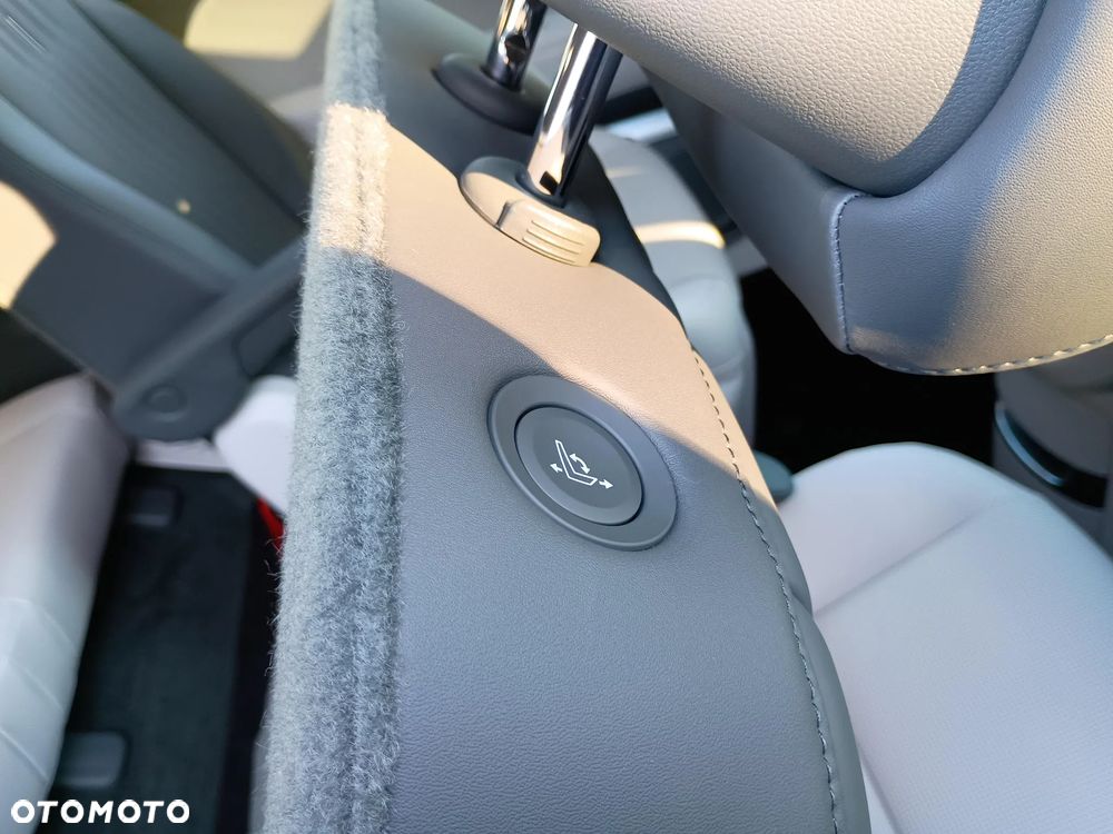 Hyundai IONIQ 9 110kWh Calligraphy AWD - 21